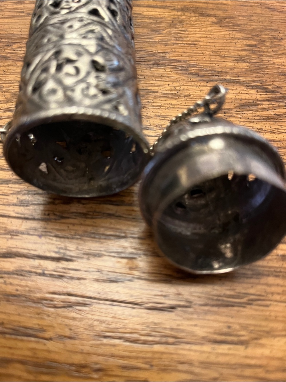 silver toned scroll case - Picture 4 of 5